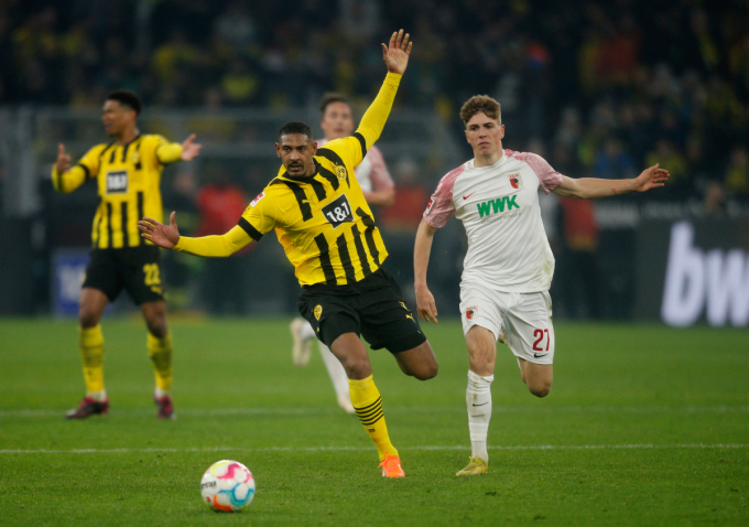 Dortmund kéo dài chuỗi thắng